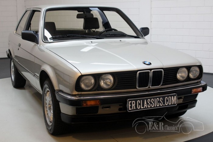 Terug, terug, terug deel Dalset Inspiratie BMW 320i E30 Coupé 1983 te koop bij Erclassics