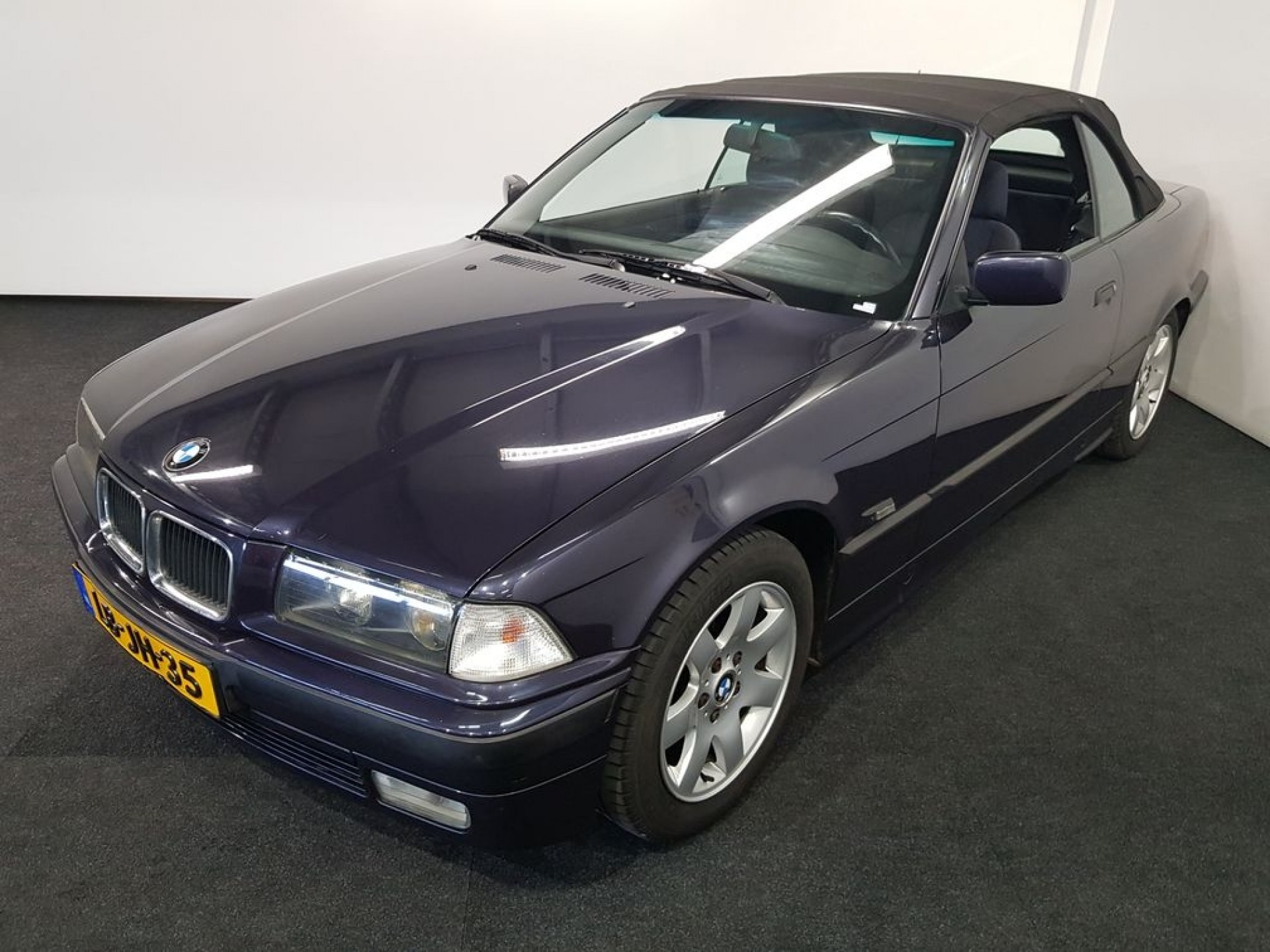 Nieuwsgierigheid Heiligdom daarna BMW 318i E36 Cabriolet 1995 Violett metallic lak te koop bij ERclassics